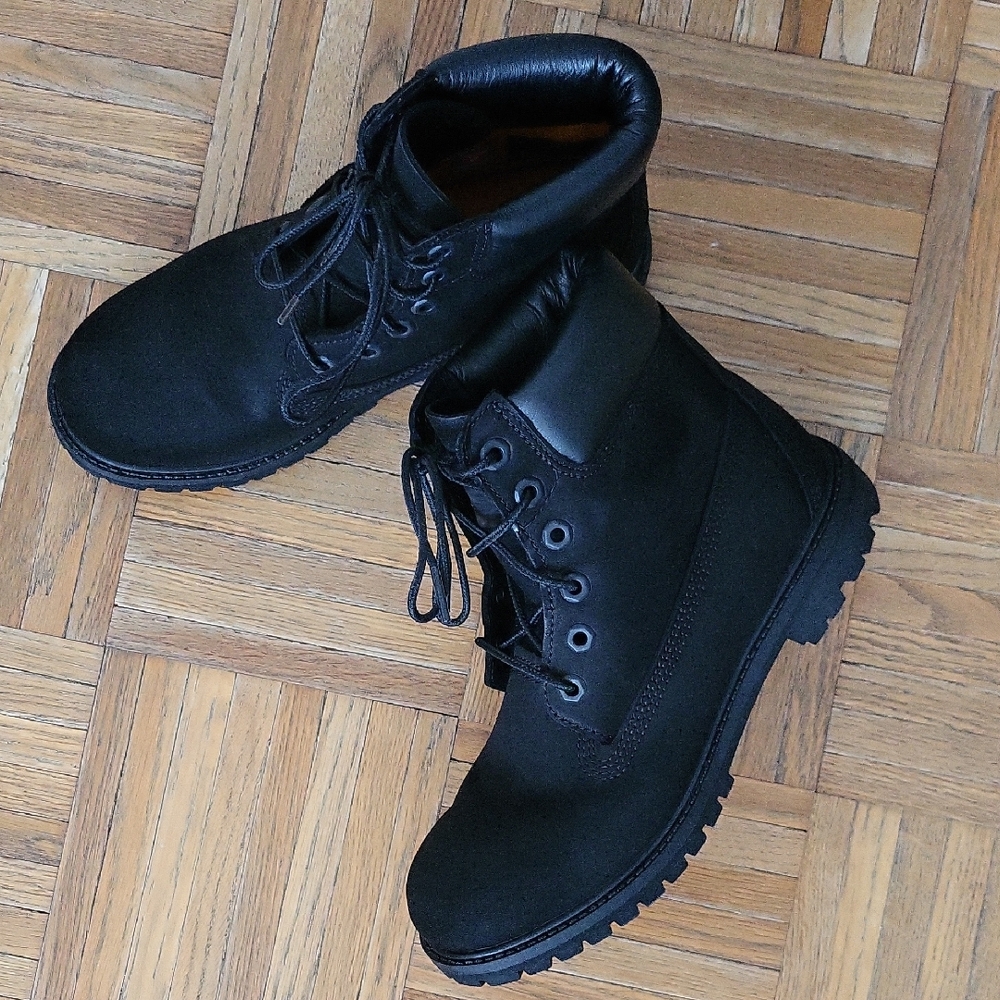 Timberland Women's Boots 6 Inch - Picture 2 of 9